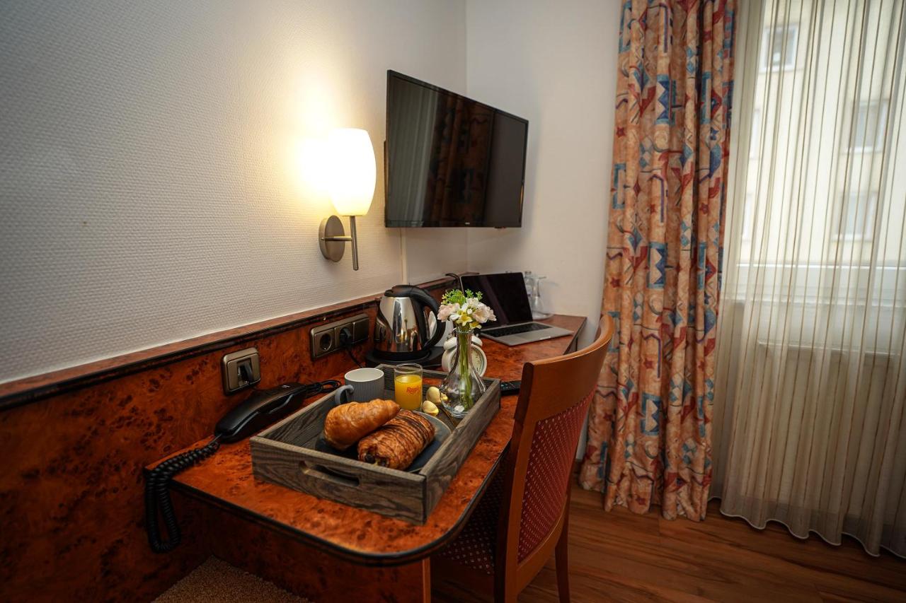 Experience Unmatched Luxury at Hotel Miramar am Römer